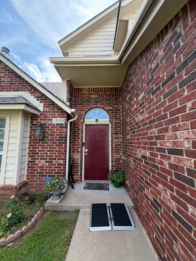 Building Photo - Broken Arrow Union Schools Single Family Home for Rent 5 beds 2.5 bath