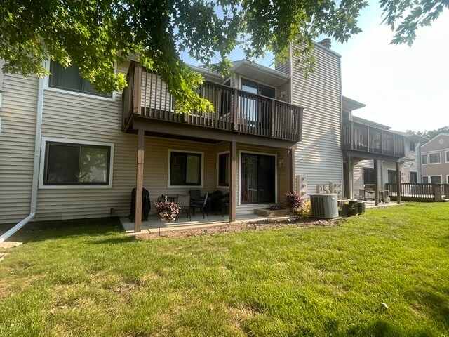 Building Photo - 1002 Hidden Lake Dr