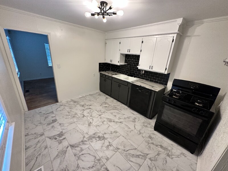 Building Photo - 1338 S Pittsburg Ave