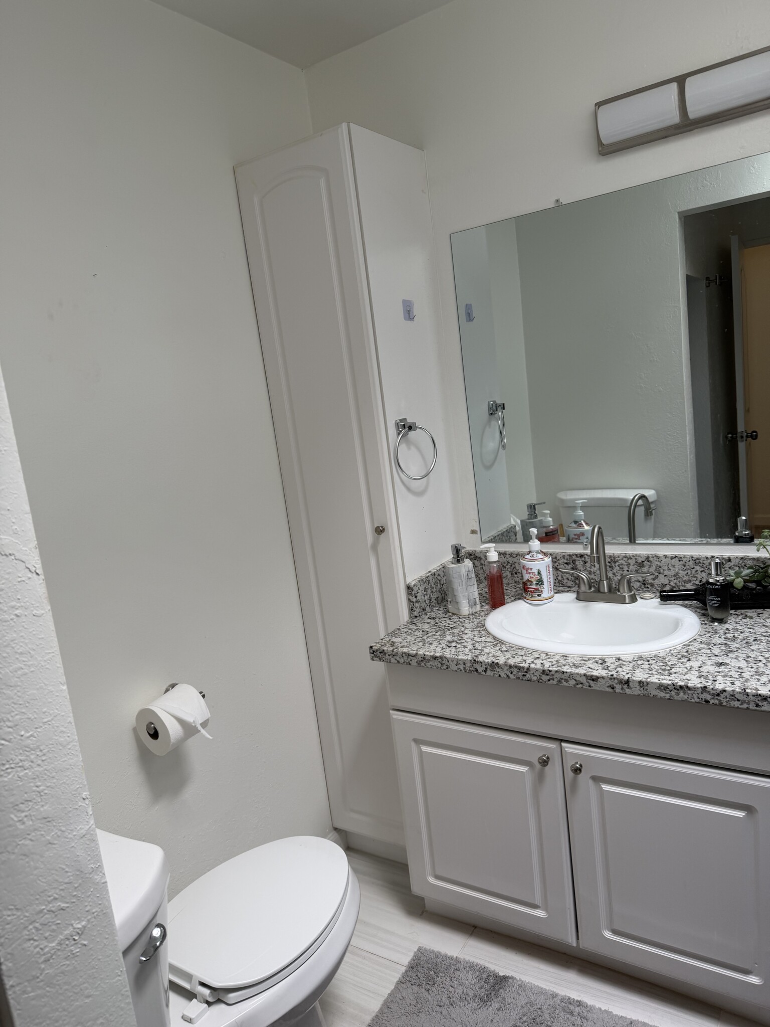 Building Photo - 1040 Fell St