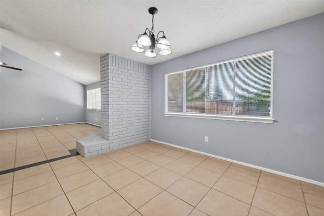 Building Photo - 1842 Freshmeadow Dr