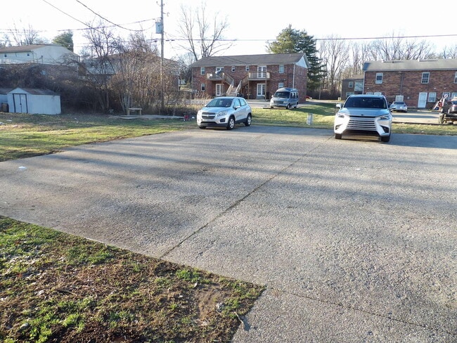 Building Photo - 217 Landings Dr