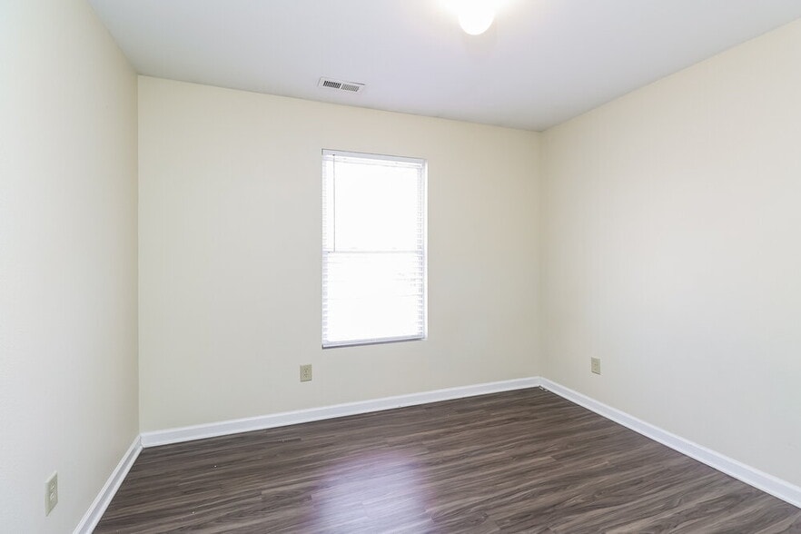 Building Photo - 1018 Allegiance Dr