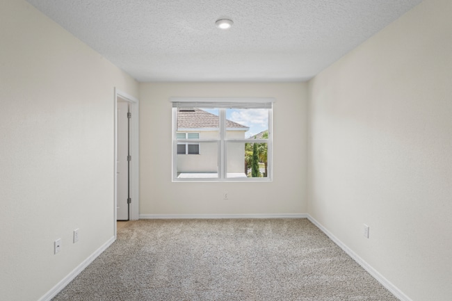 Building Photo - 6240 Fairmont Ln