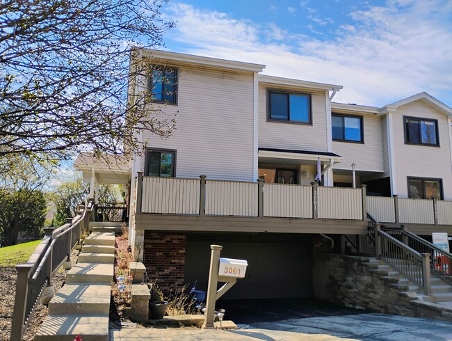 Building Photo - 3061 Pheasant Creek Dr