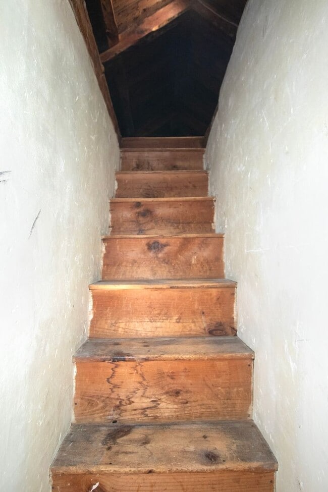 Building Photo - Amazing, Rarely Available Farmhouse with Carriage House and Garage