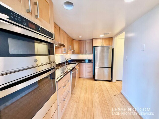 Building Photo - 1099 22nd St NW