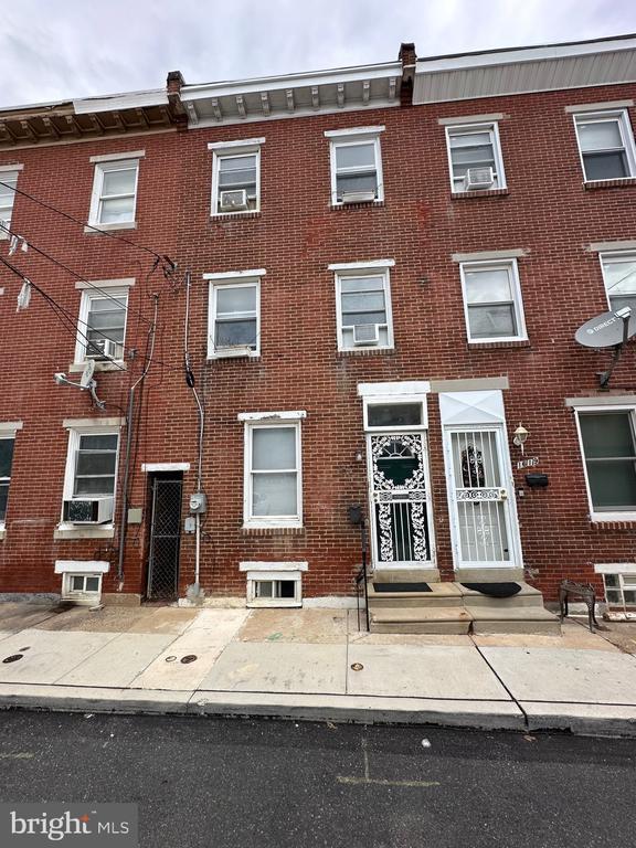 Primary Photo - 1621 Olive St
