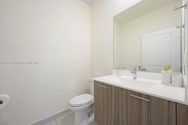 Building Photo - 4712 NW 83rd Ave