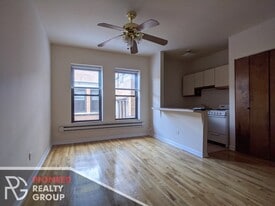 Building Photo - 813 W Cornelia Ave