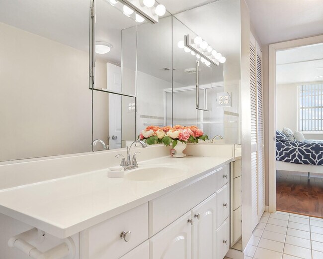 Building Photo - 1400 S Ocean Dr