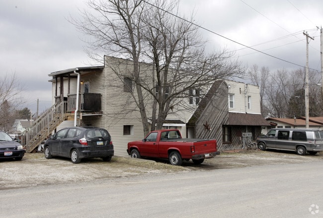 Building Photo - 334 Massillon Rd