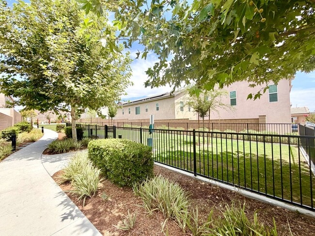 Building Photo - 970 Helena Rdg