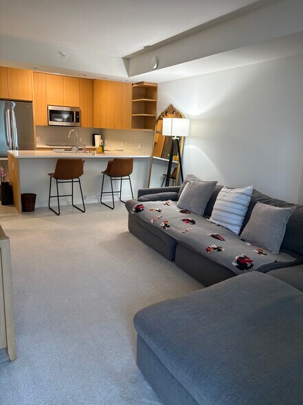 Building Photo - 1388 Kapiolani Blvd