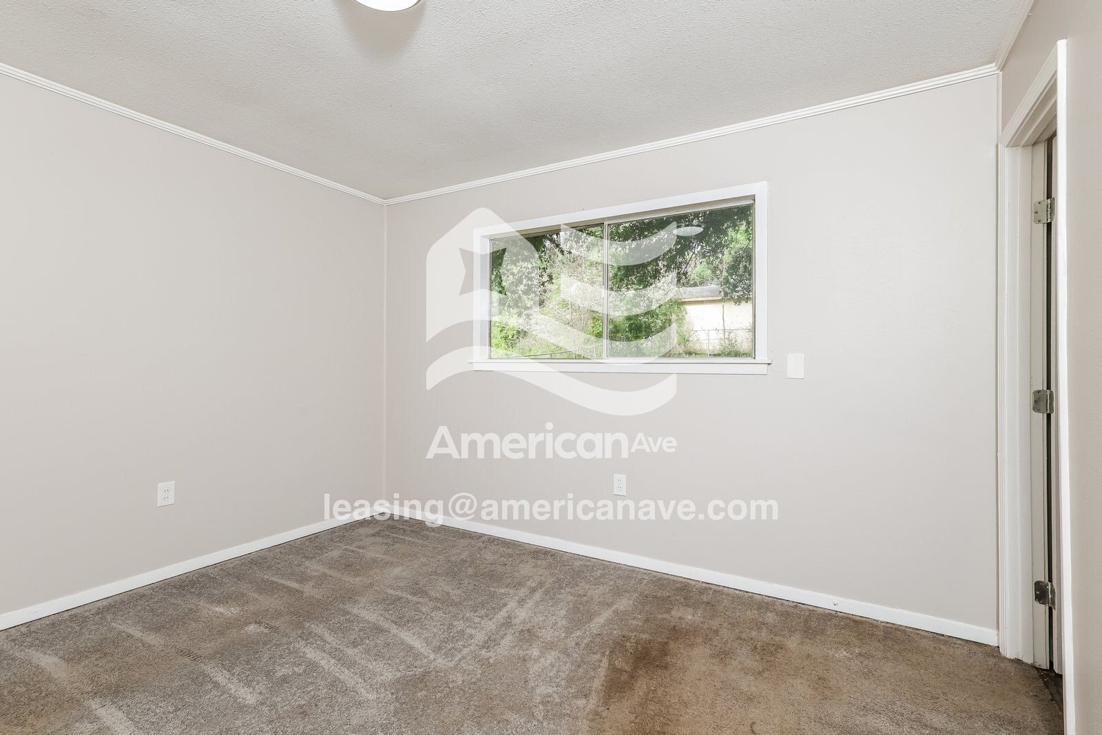 Building Photo - 471 Queen Theresa Ln