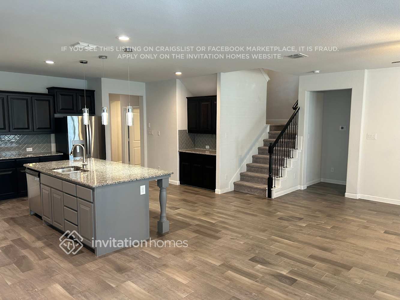 Building Photo - 2512 Candle Ln