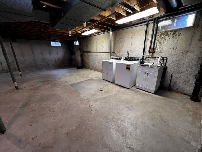 Building Photo - Spacious Home with Remodeled Open-Concept Kitchen, Water Utilities Included. VERONA Schools