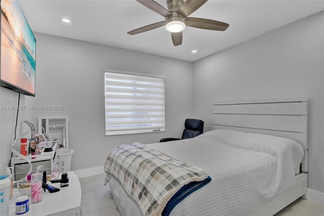 Building Photo - 15962 SW 138th Ct