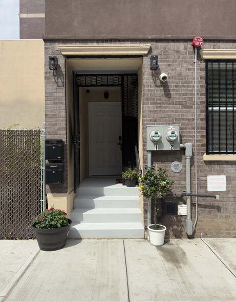 Entry - 50 Buffalo Ave