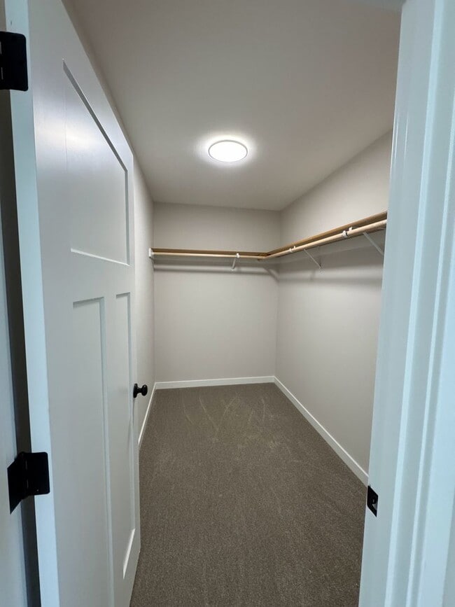 Building Photo - Newly Built 3 Bed, 2.5 Bath Cottage Homes with Free Wifi Internet