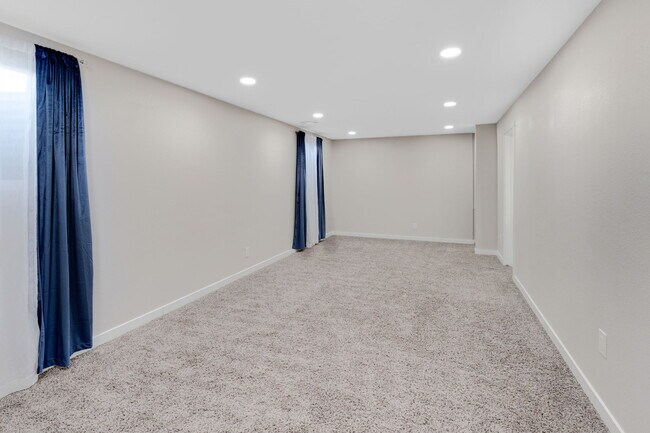 Building Photo - 3919 Tennyson Ave