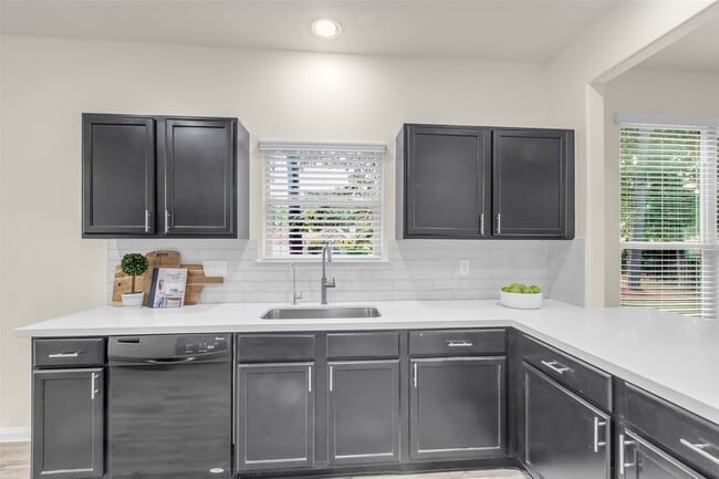 Building Photo - 3807 Springcrest Ln