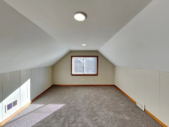 Building Photo - 3242 Wesley Ave
