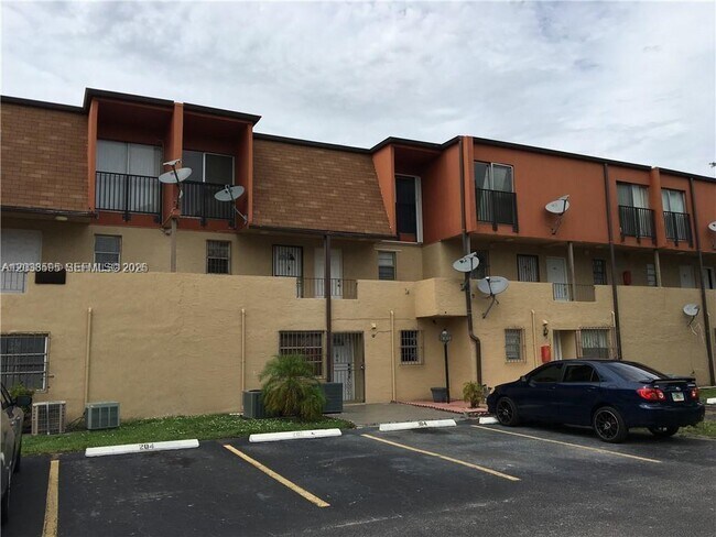 Building Photo - 315 NW 109th Ave