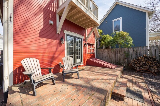 Building Photo - 357 Jackson St