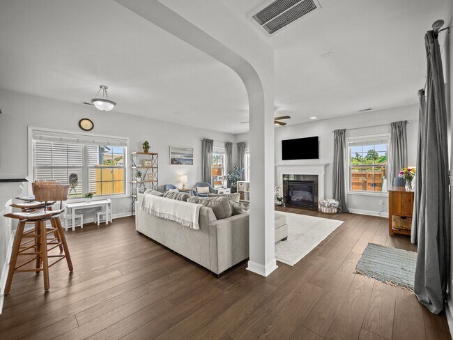 Building Photo - 509 Romper Rd