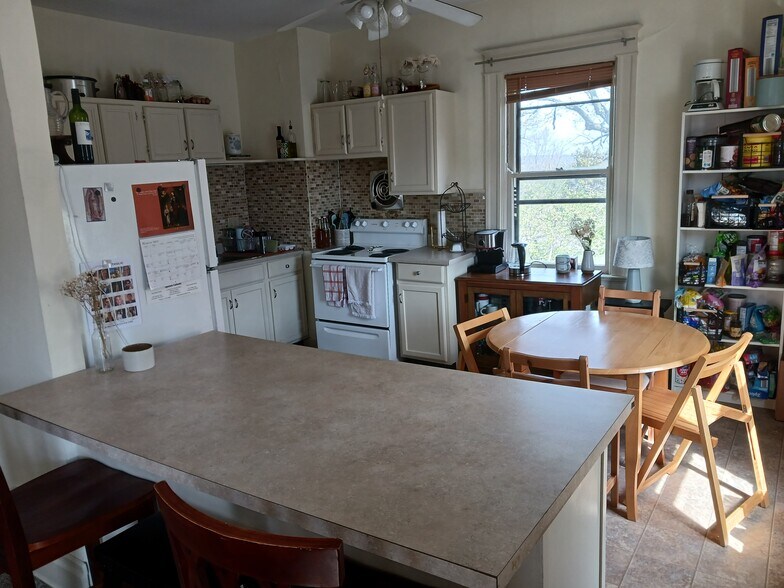 2nd Fl, Kitchen - 2461 Fairview Ave