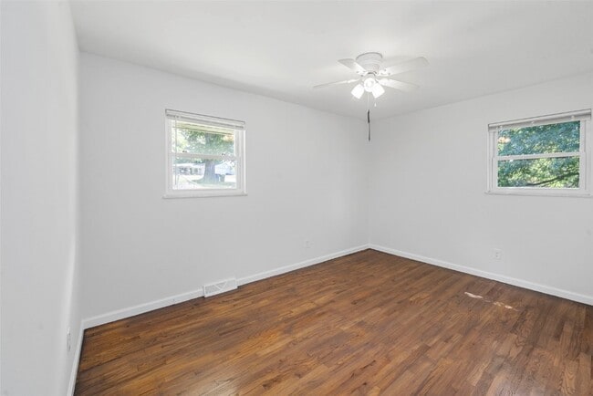 Building Photo - 1121 Dauphine Ln