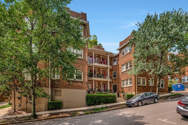 Interior Photo - Elmhardt Apartments