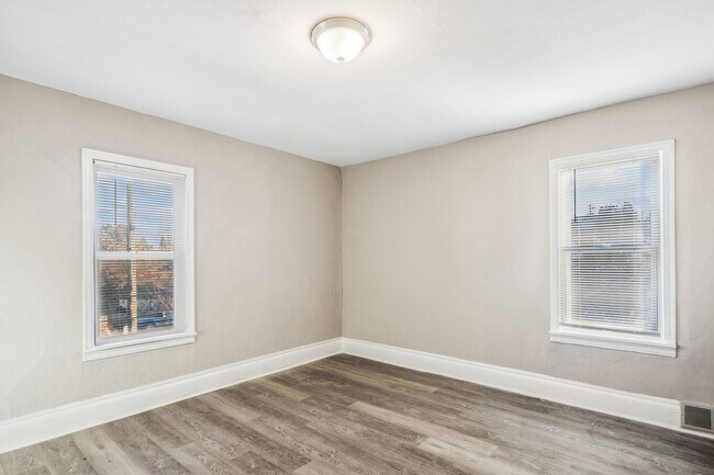 Building Photo - 122-124 Auriles St