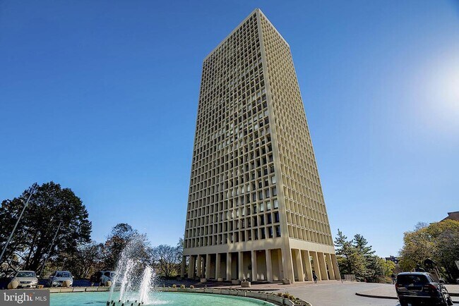 Building Photo - 220 Locust St