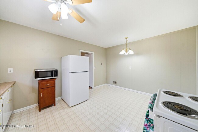 Building Photo - 119 McArthur Dr