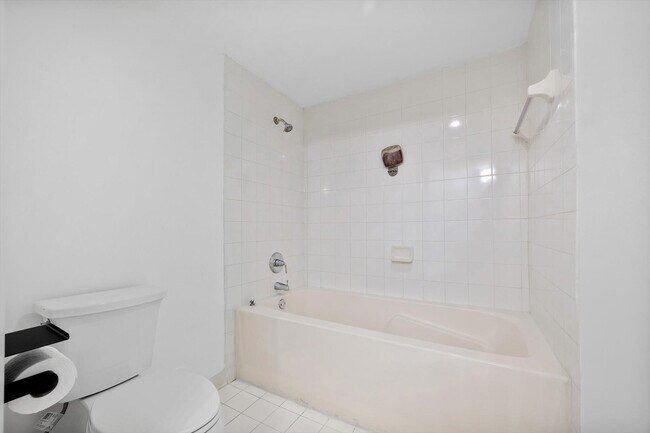Building Photo - 7270 SW 88th St