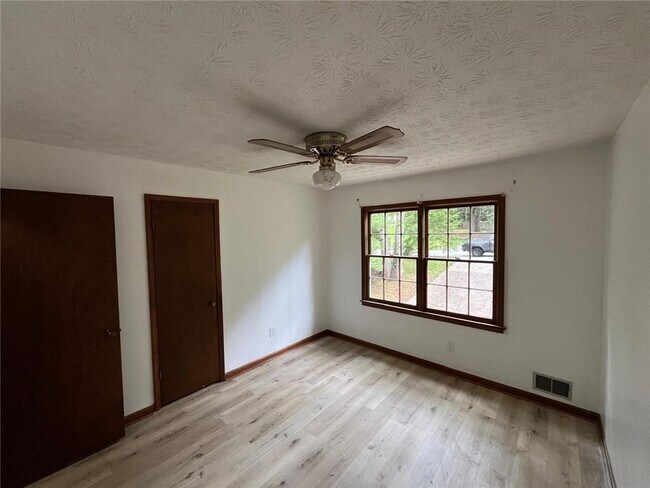 Building Photo - 3378 Mountain Hollow Dr