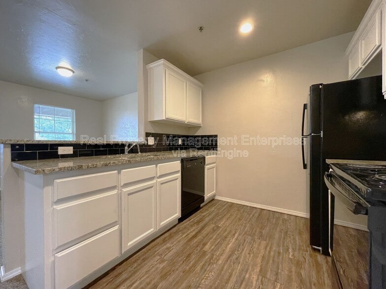 Building Photo - 2442 NW 39th St