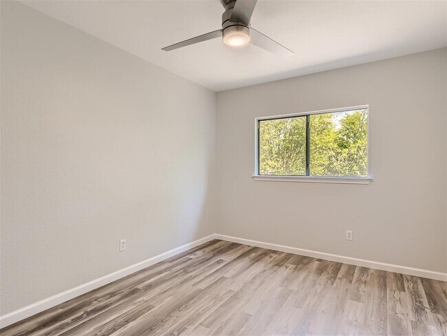 Building Photo - 1520 Curameng Cove