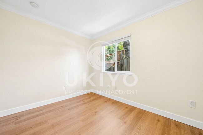 Building Photo - 3007 Nicol Ave