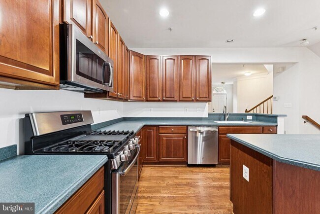 Building Photo - 12423 Falconbridge Dr