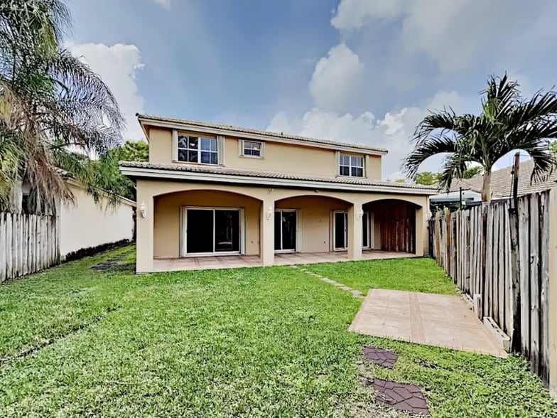 Primary Photo - 8399 SW 163rd Ct