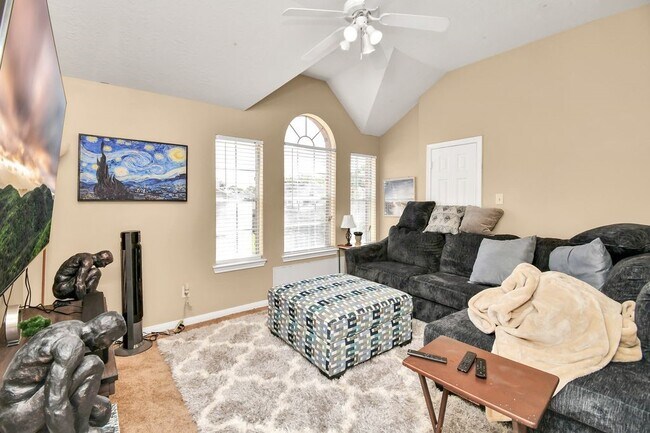 Building Photo - 2834 Green Hollow Ct