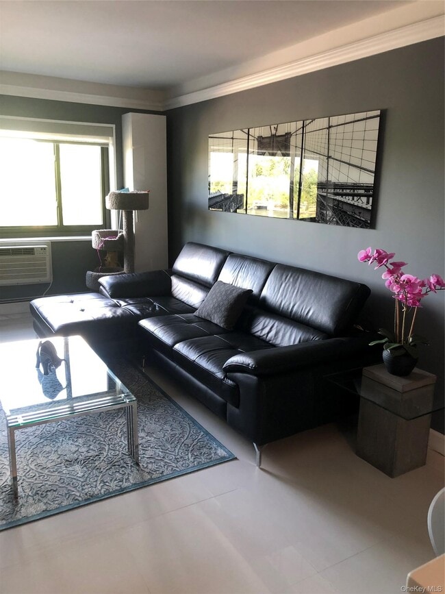 Building Photo - 666 Pelham Rd