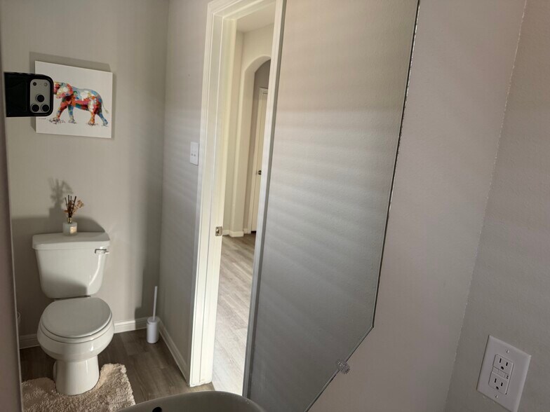 Building Photo - 27094 Grey Fox Run