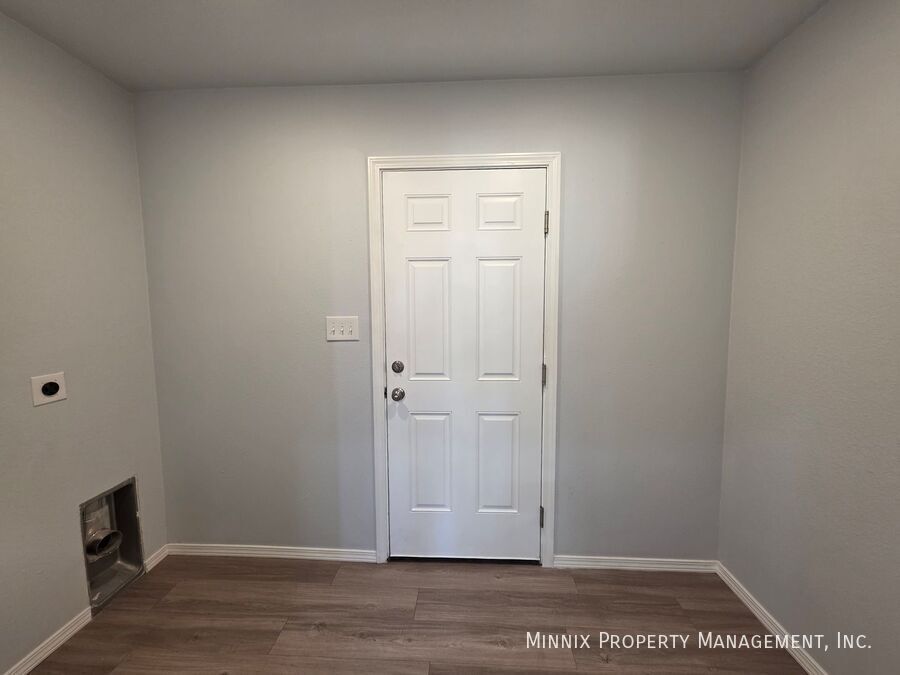 Building Photo - 1647 Wrigley Dr