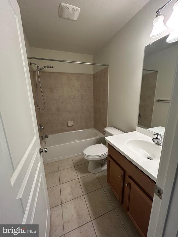 Building Photo - 44 Clement Ct