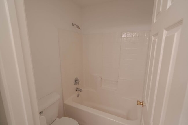 Building Photo - Beautiful 3-Bedroom Corner-Lot Condo in the Palisades of Stevenson Ranch!