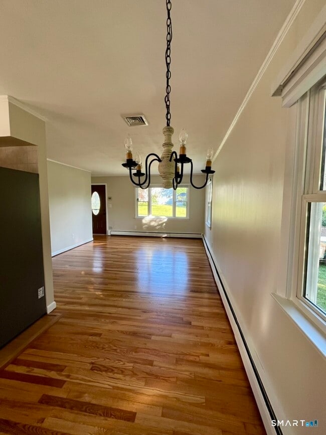 Building Photo - 28 Brookfield Meadows
